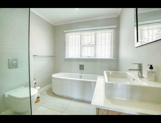 4 BEDROOM HOUSE FOR SALE IN BALLITO CENTRAL